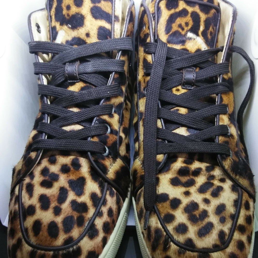 CHRISTIAN LOUBOUTIN HIGH TOP SNEAKER